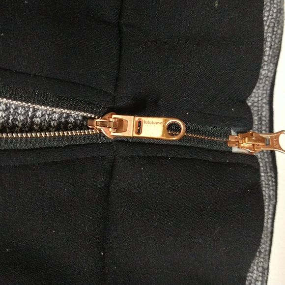 Lululemon zipper hopdie size S-M - Picture 6 of 14